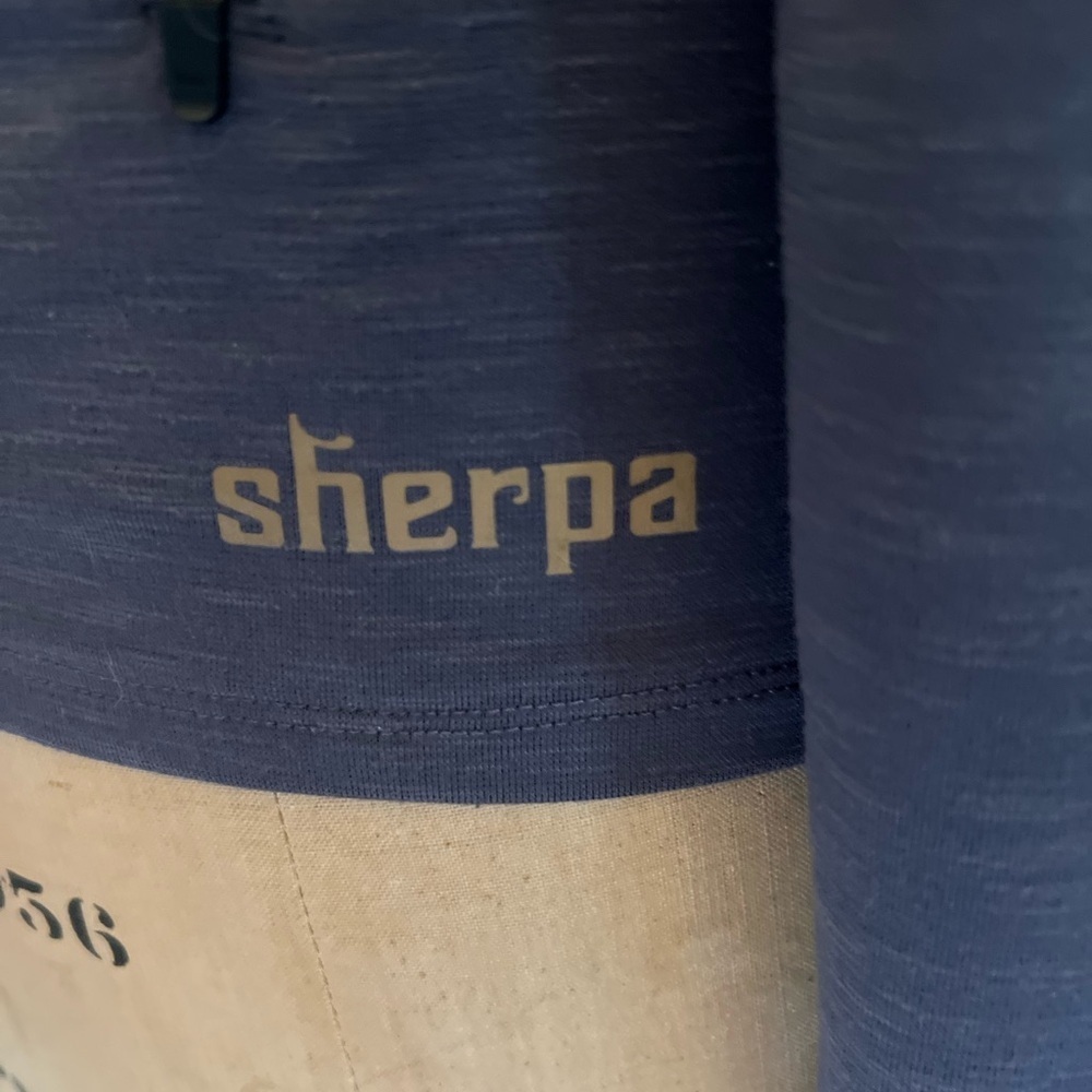 Sherpa women’s large UPF 50 zip up jacket - Picture 3 of 11